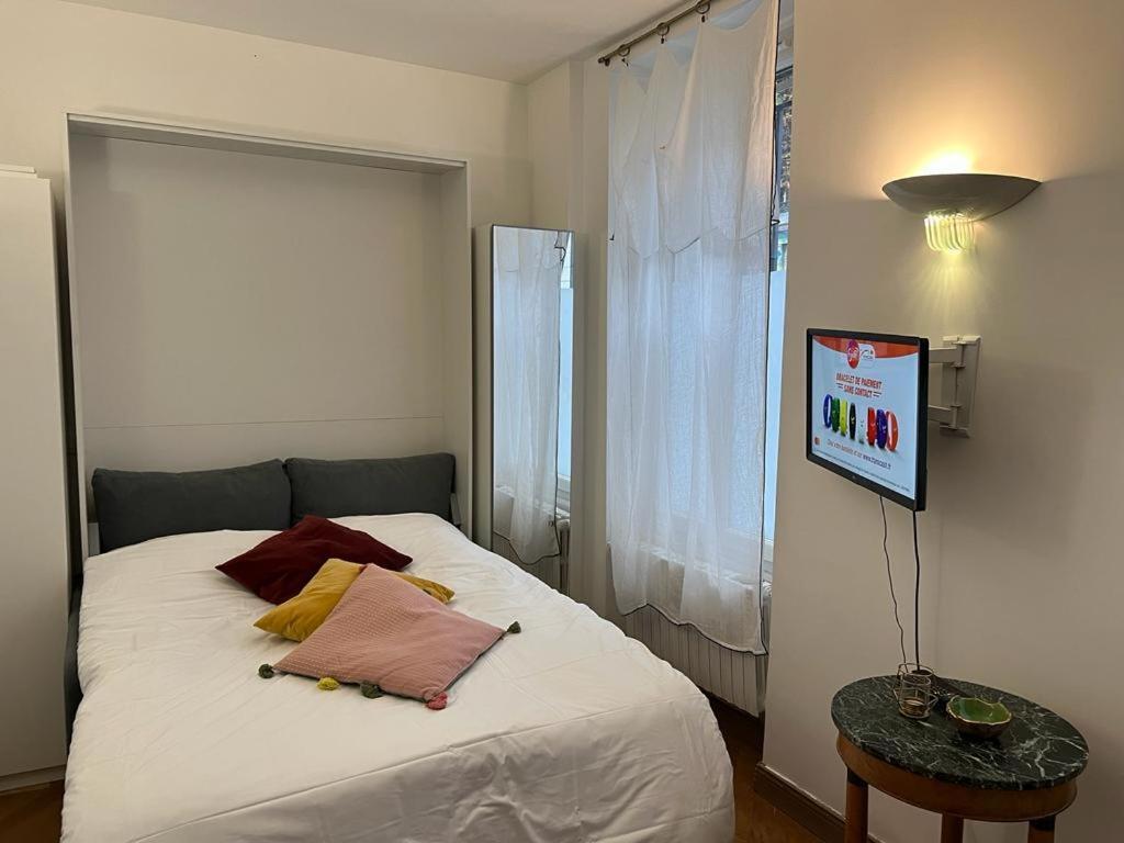 De Charme De Verneuil Apartment *