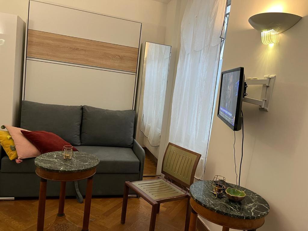De Charme De Verneuil Apartment